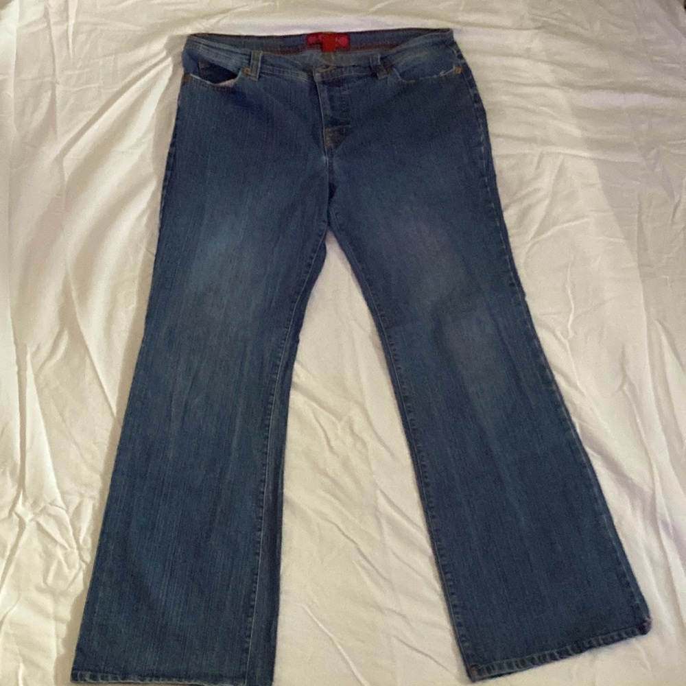 dots and line cut dark to light fade